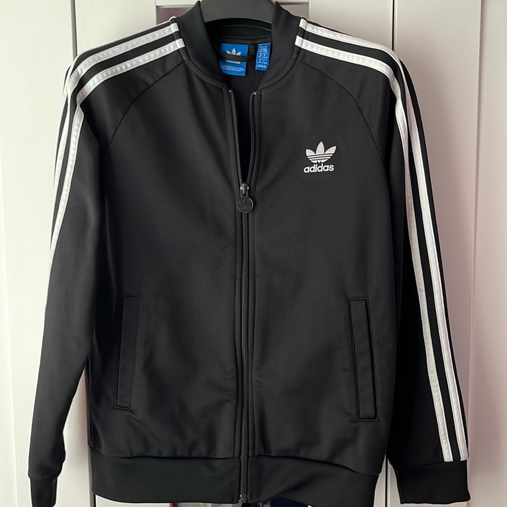 ADIDAS KIDS TRACK JACKET BLACK UNISEX- SIZE MEDIUM-11-12 —-EXCELLENT CO…